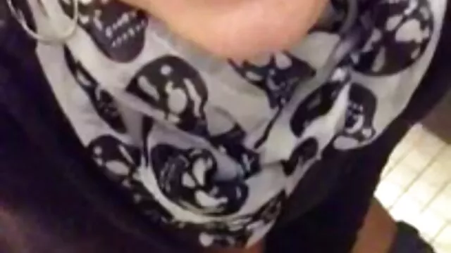 Adolescente japonês faz um videos eróticos brasileiros gratis broche perfeito.