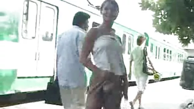 Mulher gostaria de ver um filme pornô grátis Sexy e Jovem fodida