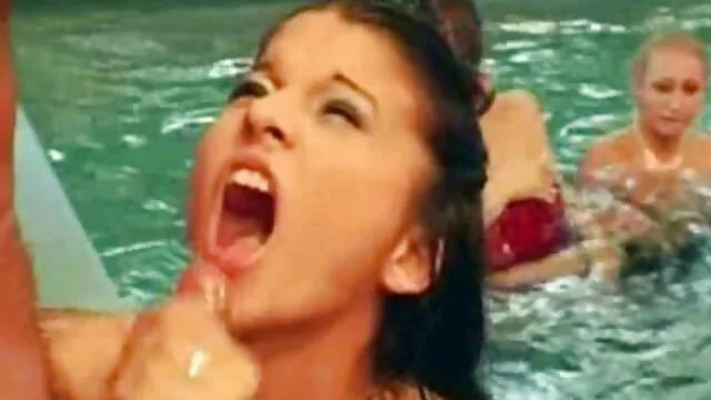 Tinka Leony brutalmente golpeada por vídeo pornô grátis morenas um punho em Victorie