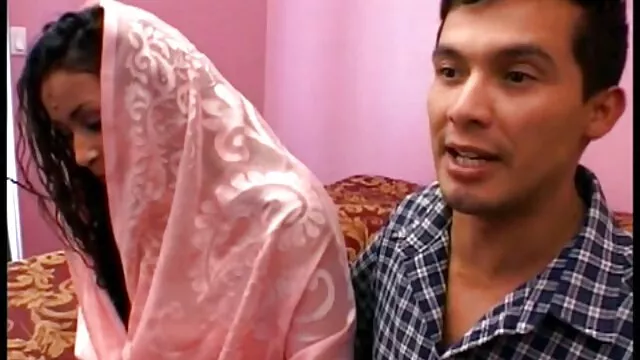 Vovó com quero ver um filme de pornô grátis óculos anseia por experimentá-lo