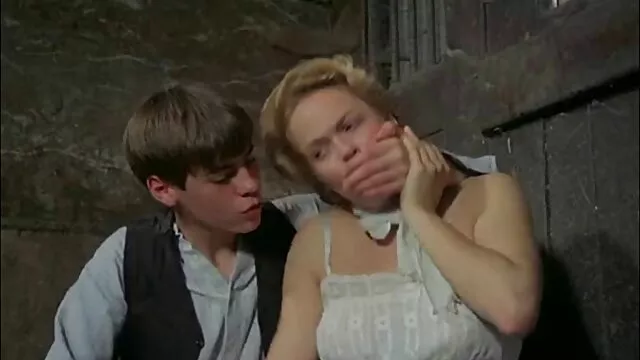 O Busty teen tem uma aula de sexo com a assistir filme pornô brasileiro gratuito milf.