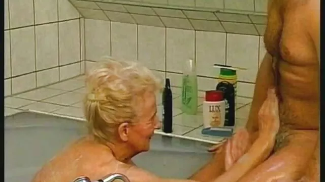 A loira boa bruna ferraz porno gratis vai até ao casting.