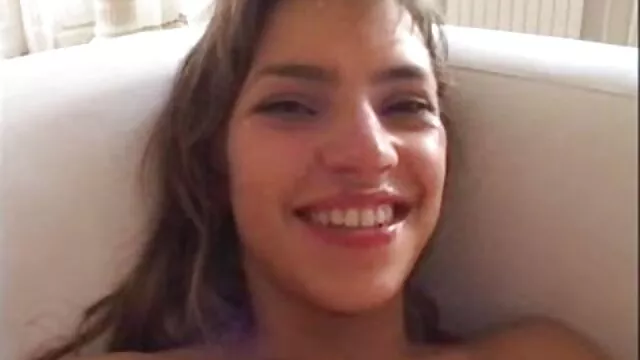 Sexo teimoso e selvagem na cama video de porno samba