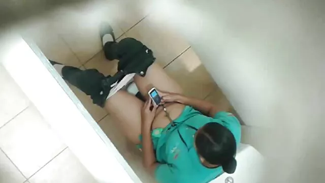 Obsceno a bater na videos de sexo gratis antigos cama