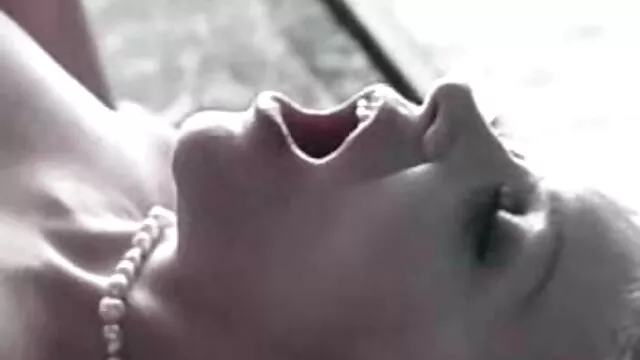 Masturbação do CFNM porno gratis velha
