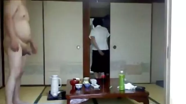 Miúda com Mamas grandes em assistir vídeos pornográficos grátis vídeo Amador