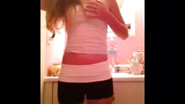 Esta rapariga aborrece-se, videos gratis de porno brasileiro mas masturba-se com pilas.
