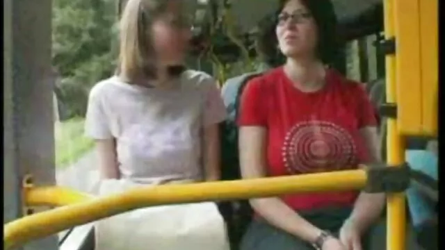 Os video porno gratis com gordas braszers fodem o massagista dela.