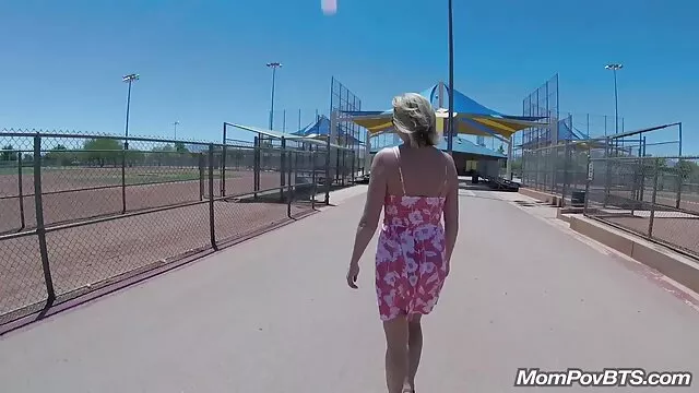 A video sexo gratis lesbica miúda loira brinca com a sua linda rata, HD