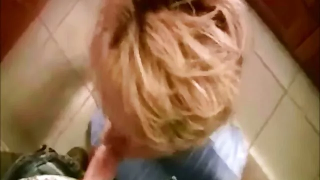 Chihiro Aquino faz com que um homem mais velho a filme porno gratis caseiro coma em 69avs com.