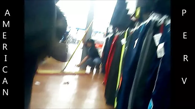 Uma orgia gay assistir vídeos pornô de a foder e a chupar