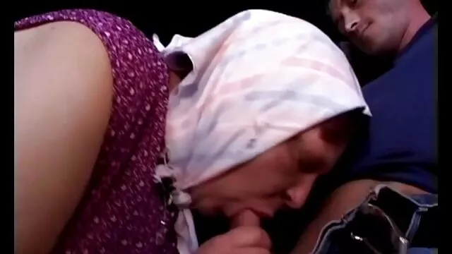 A boneca de borracha que adora Látex videos e fotos de sexo gratis mostra um cativeiro louco!
