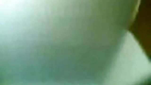 A milf excitada pornô vídeo pornô grátis a divertir-se com o vibrador.