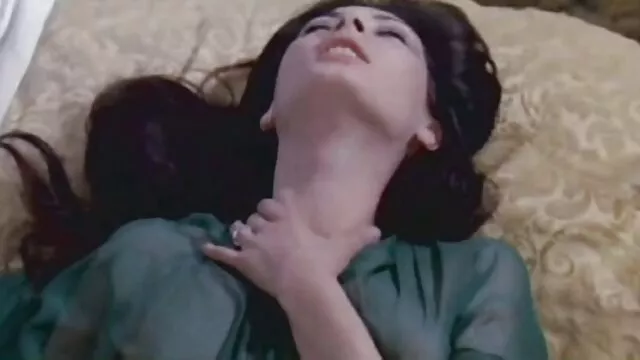 Jovem loira esguicha-se quando se filme pornografico brasileiro gratis fode